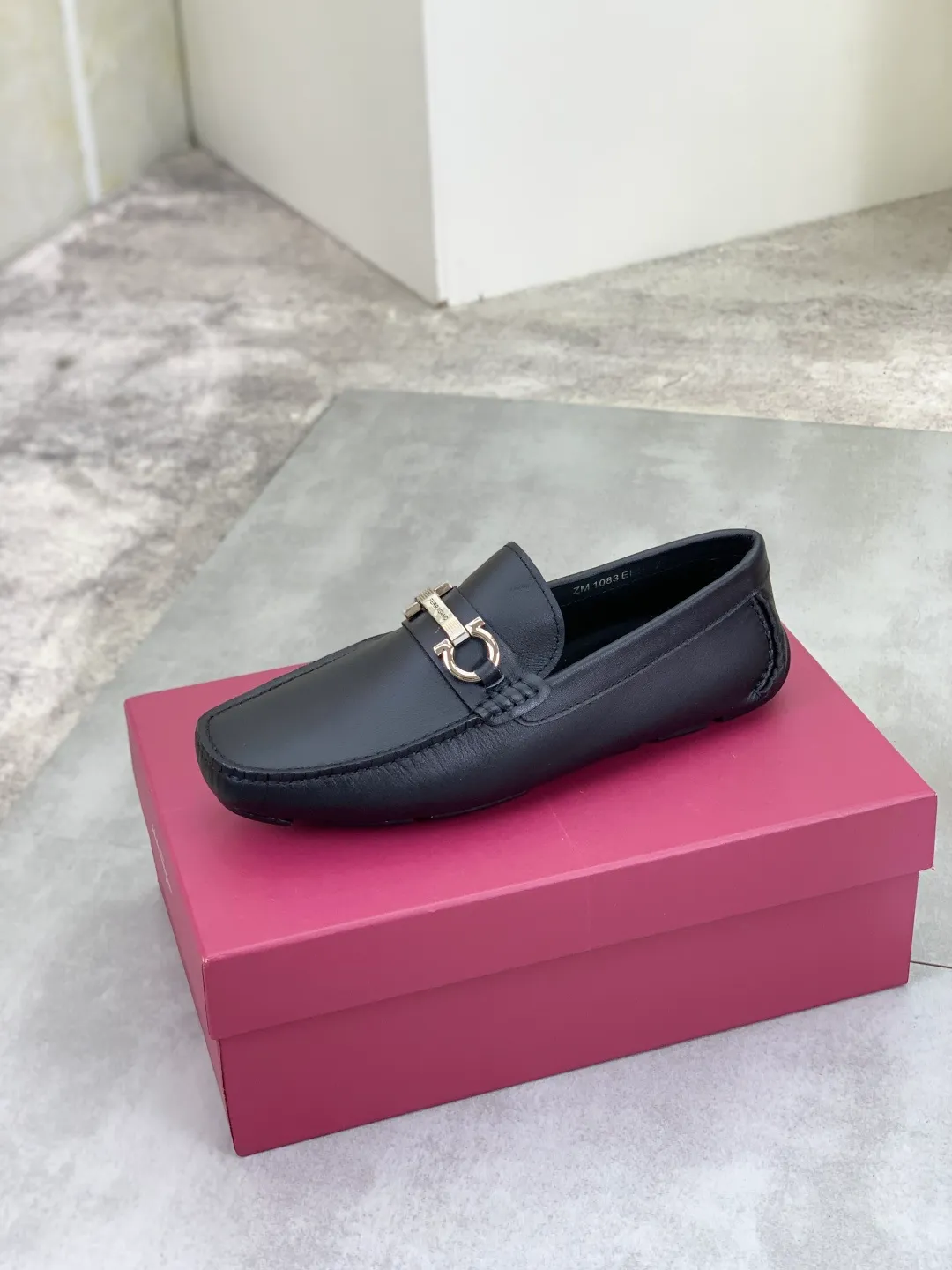 Men's shoes 💰P542 New model, high quality [Ferragamo/Ferragamo] Latest lazy slip-on shoes Original imported calfskin, imported cowhide lining + original luxury metal buckle + original combination outsole Comparison without pressure Code number: 38-45